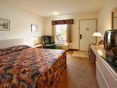 Super 8 By Wyndham Golden Hotell Rom bilde